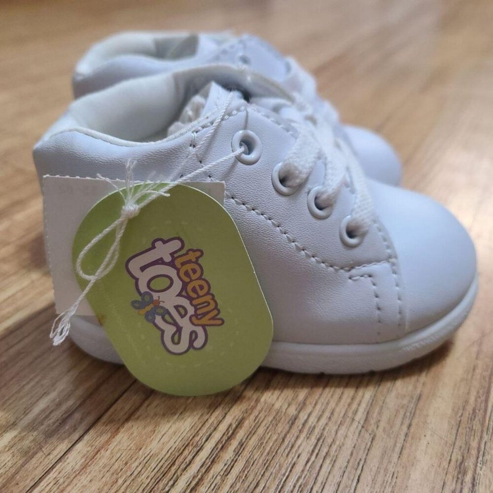 Teeny Toes White Baby Shoes